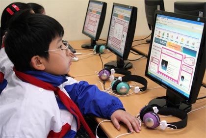 Học sinh bị game bạo lực bao vây